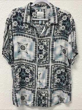 Denim and Flower Short-Sleeve Paisley Panel Shirt in White and Light Blue #1103